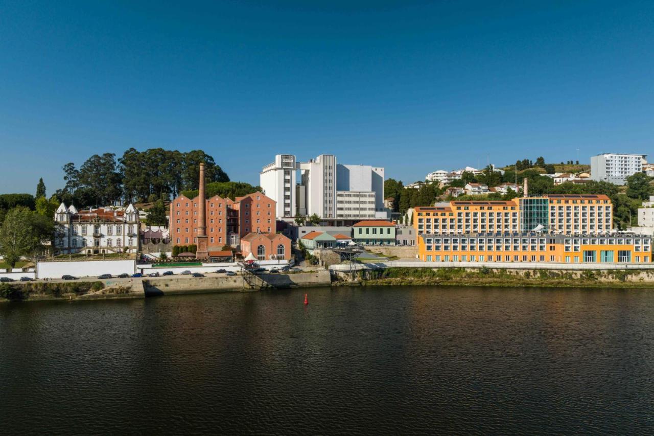 Valbom  Pestana Douro Riverside - Preferred Hotels & Resorts, Lifestyle מראה חיצוני תמונה The campus of the University of Vigo, in Pontevedra.